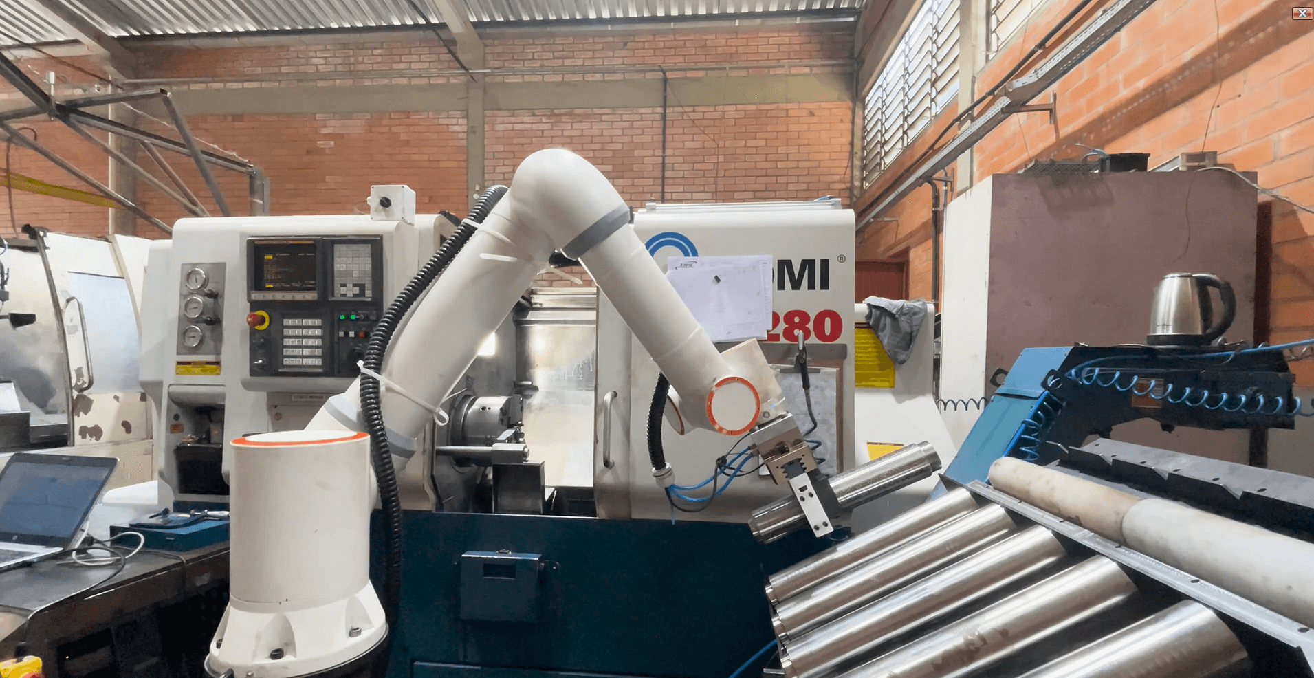CNC Bar feeding system